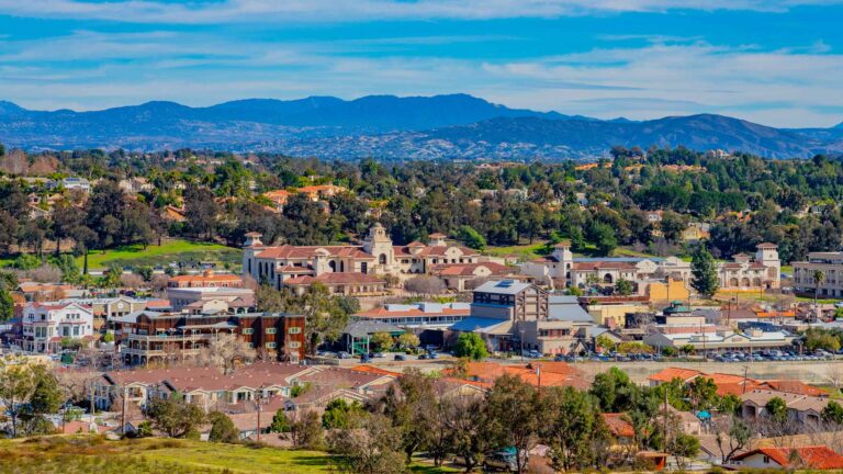 04-old-town-and-beyond-altair