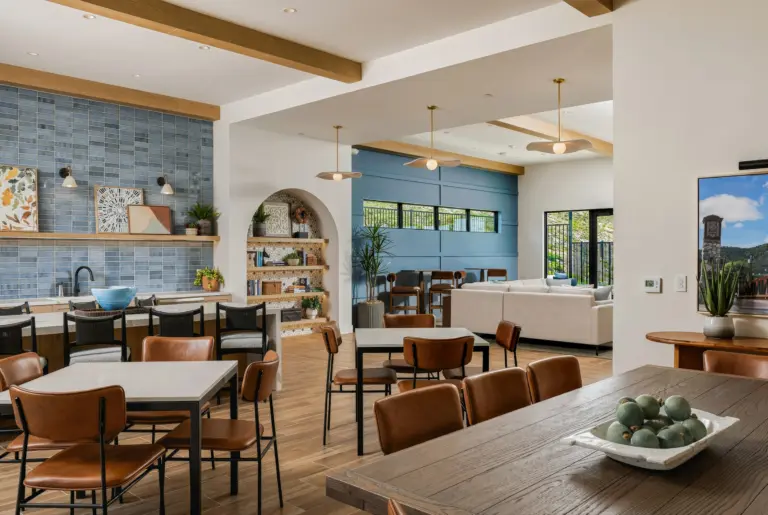 07_Altair_Clubhouse_interior